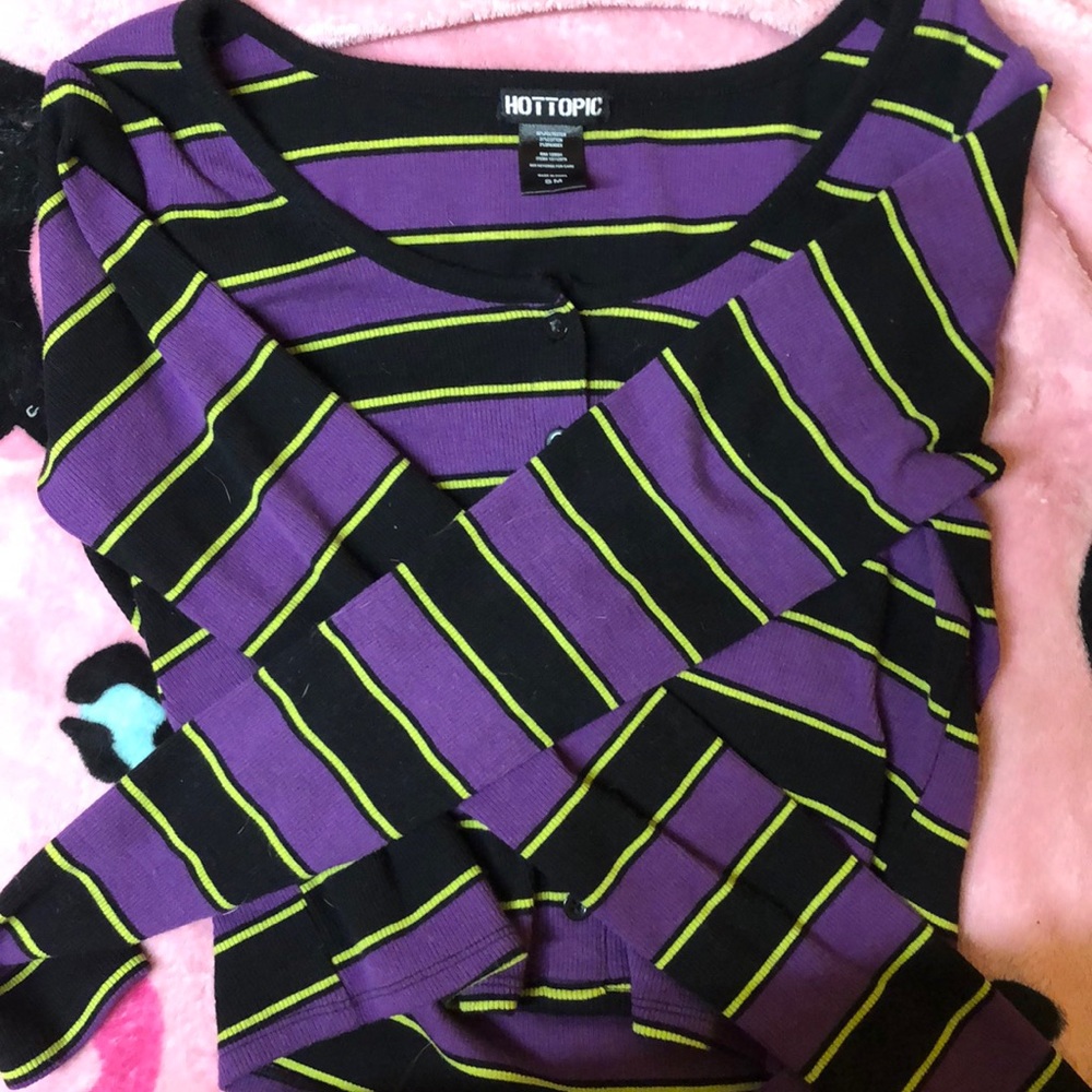 Stretchy Hot Topic crop sweater
